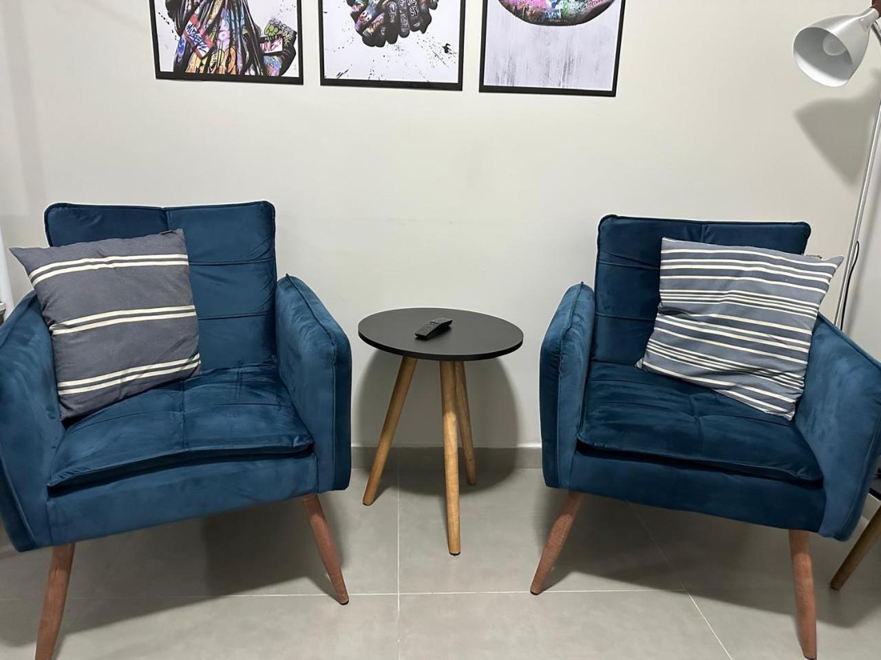 Studio com garagem a 3 minutos da praia do Gonzaguinha