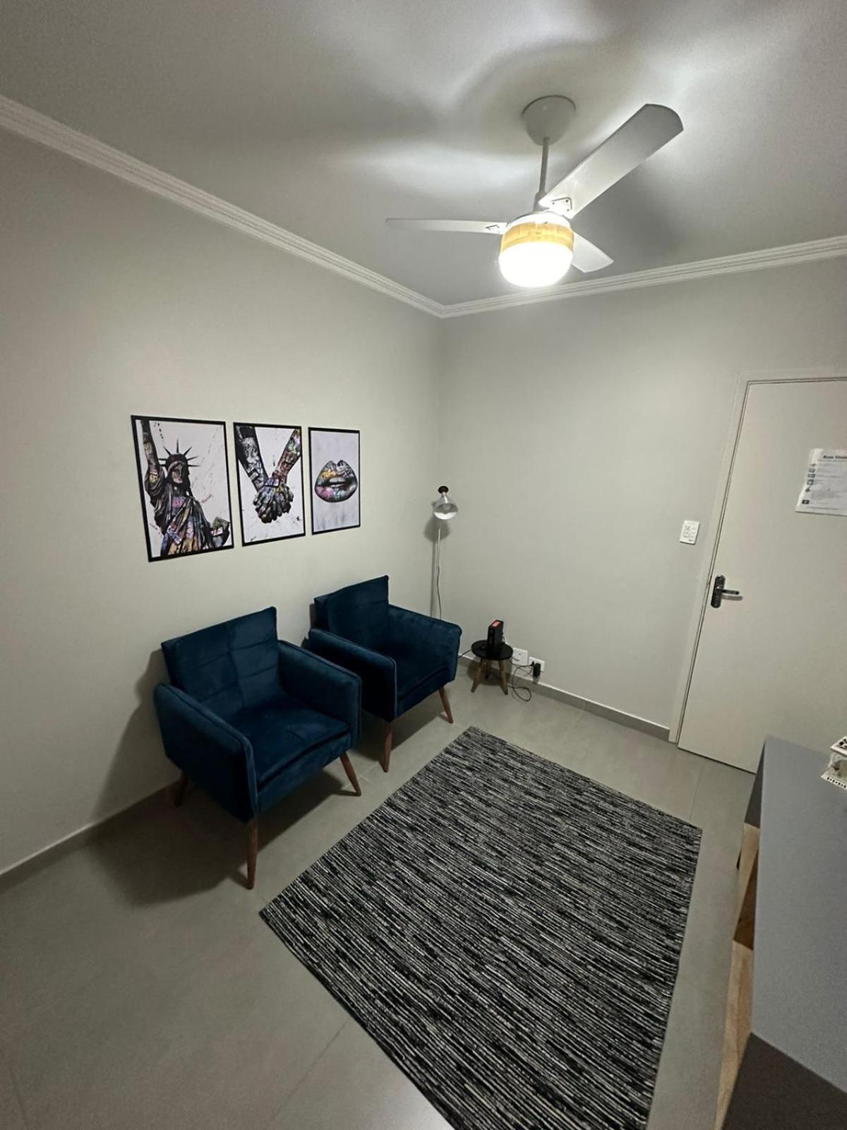 Studio com garagem a 3 minutos da praia do Gonzaguinha