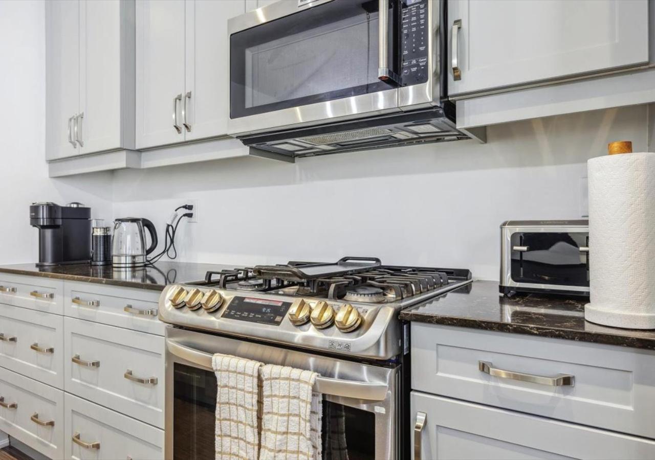 Barrie Vacations - Luxurious and Beautiful, Barrie - Property Image 2
