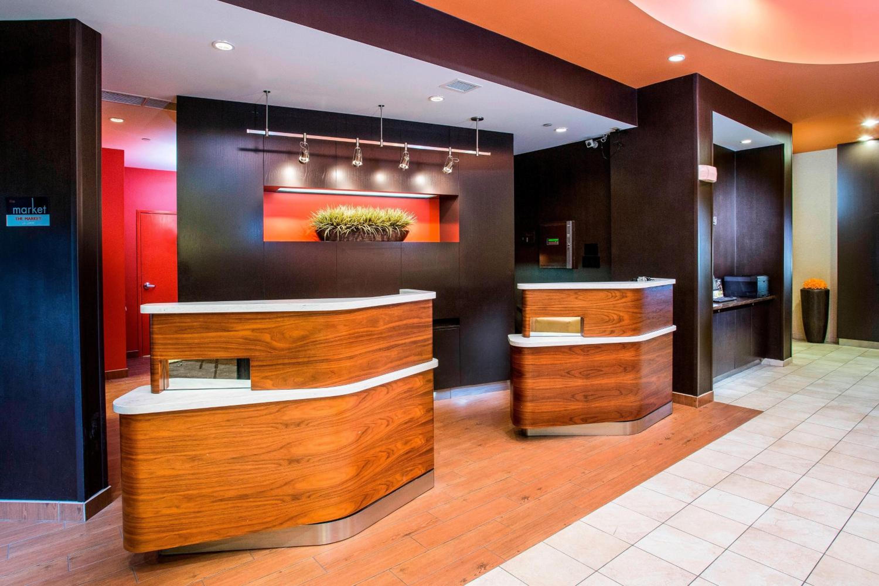 Peoria Vacations - Courtyard by Marriott Peoria - Property Image 3
