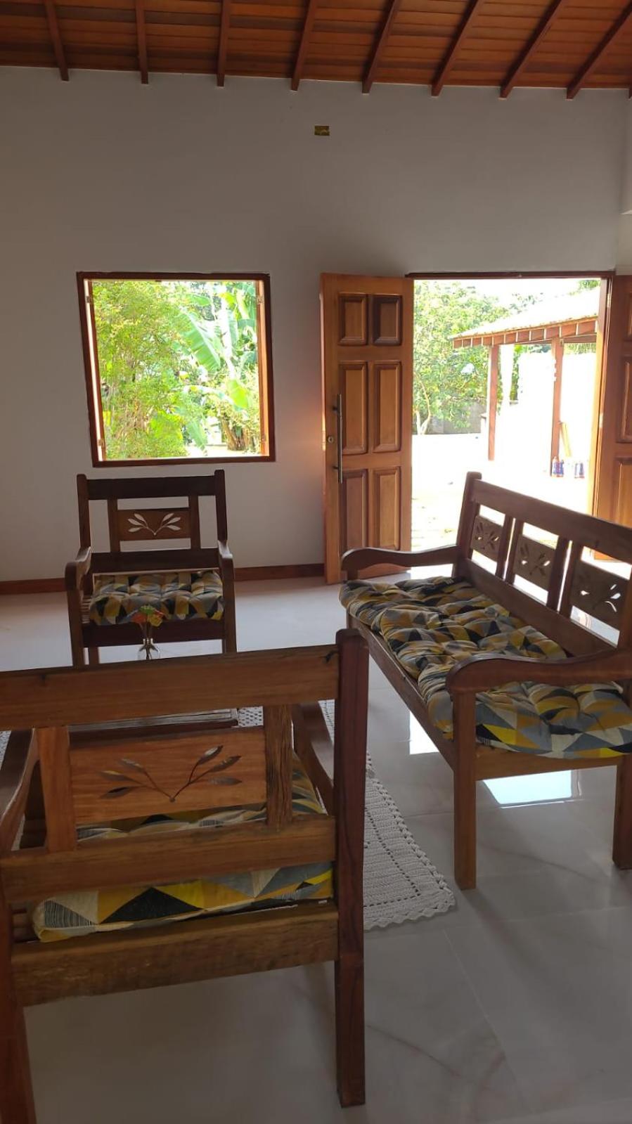 Casa com piscina e churrasqueira!