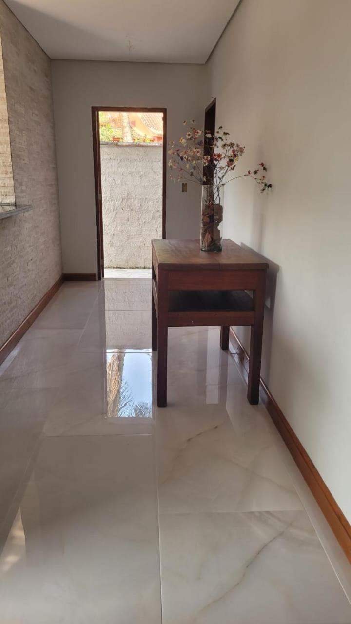 Casa com piscina e churrasqueira!