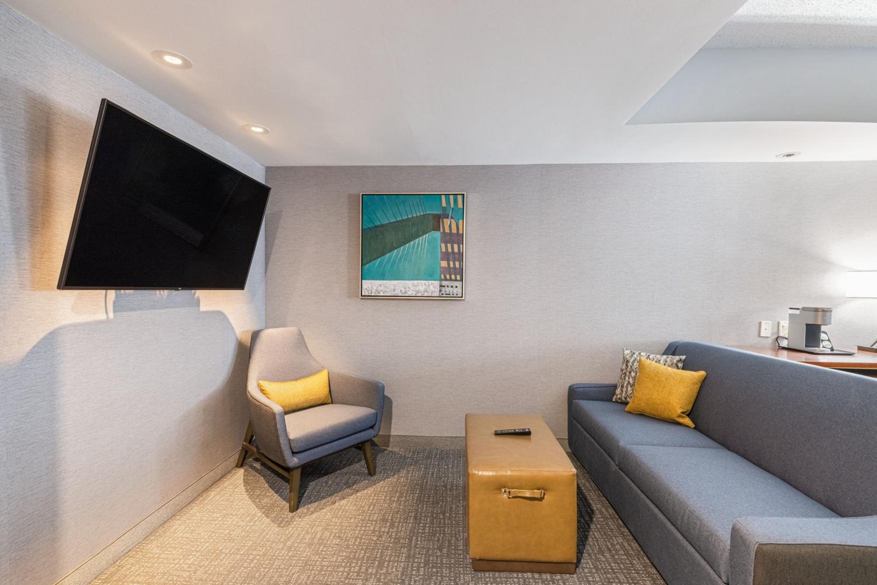 Courtyard by Marriott Boston Waltham - Property Image 7