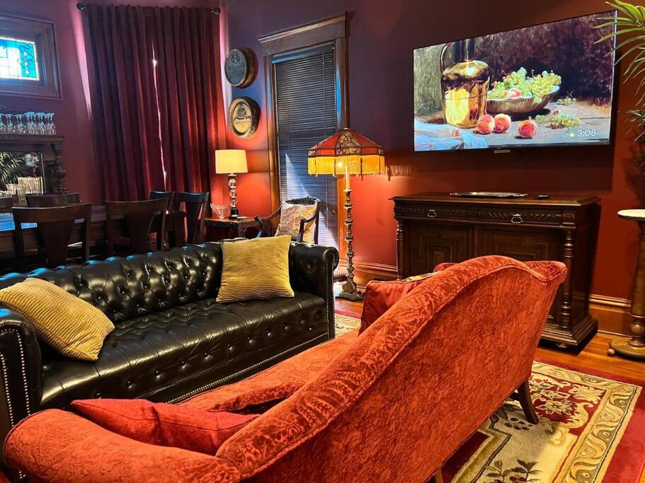 Large Historical Home for Groups Walk to Downtown! view 5