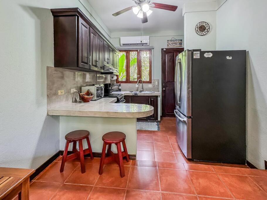 LSI1 Cozy 2 Bdrm Villa Central and Steps to Beach