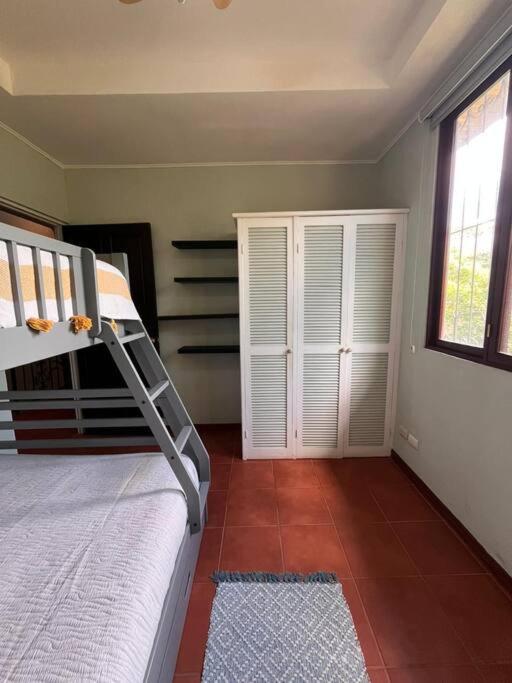 LSI1 Cozy 2 Bdrm Villa Central and Steps to Beach
