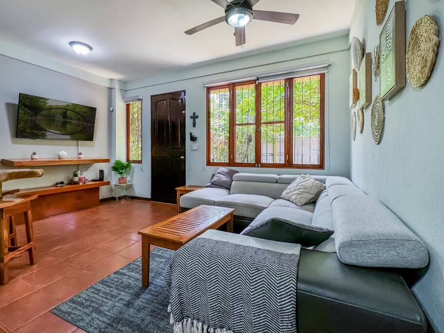 LSI1 Cozy 2 Bdrm Villa Central and Steps to Beach