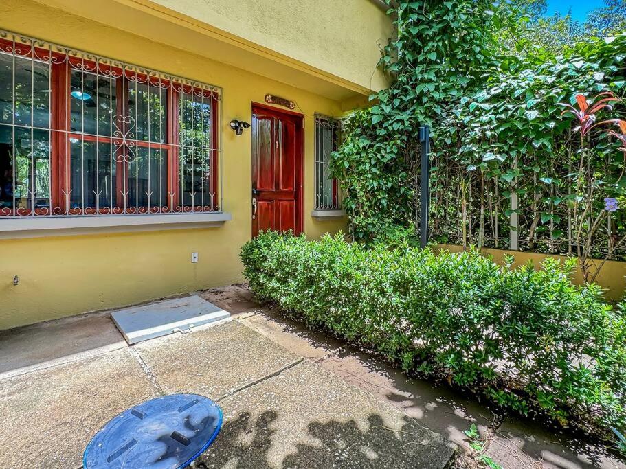 LSI1 Cozy 2 Bdrm Villa Central and Steps to Beach