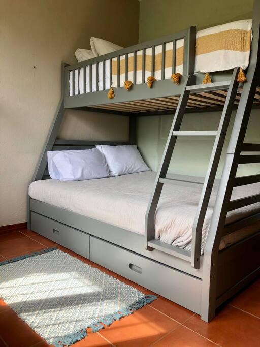 LSI1 Cozy 2 Bdrm Villa Central and Steps to Beach