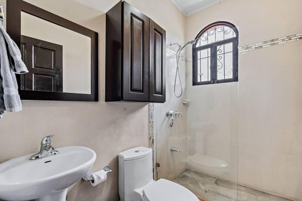 LSI1 Cozy 2 Bdrm Villa Central and Steps to Beach