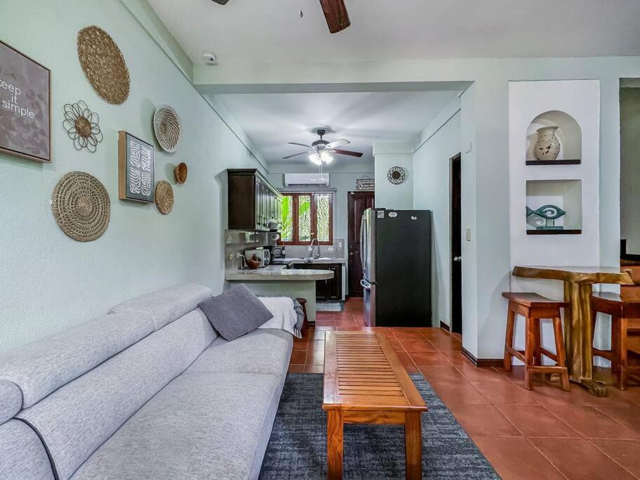 LSI1 Cozy 2 Bdrm Villa Central and Steps to Beach
