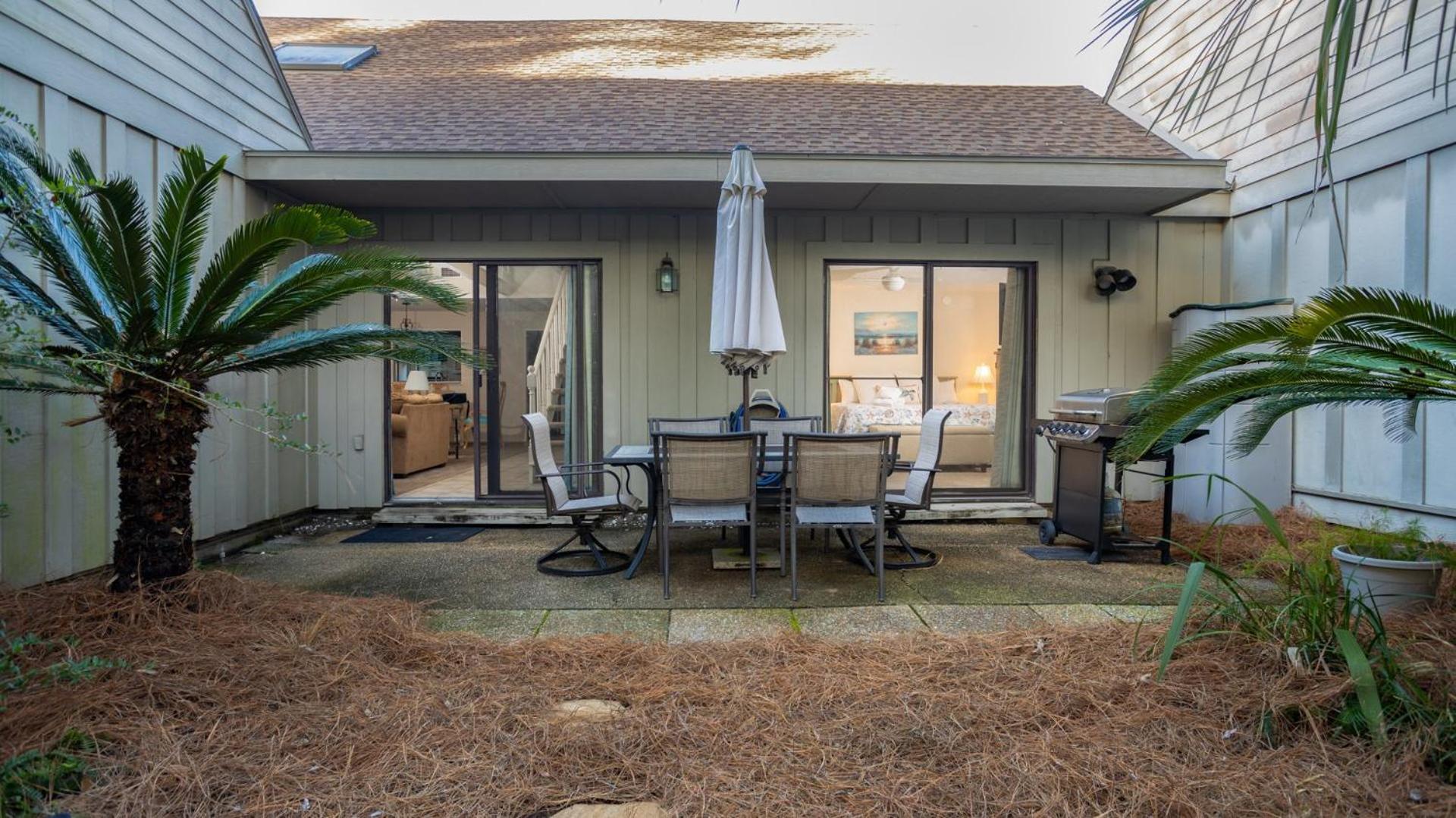 Private Patio, Kid Friendly, Pool view 5
