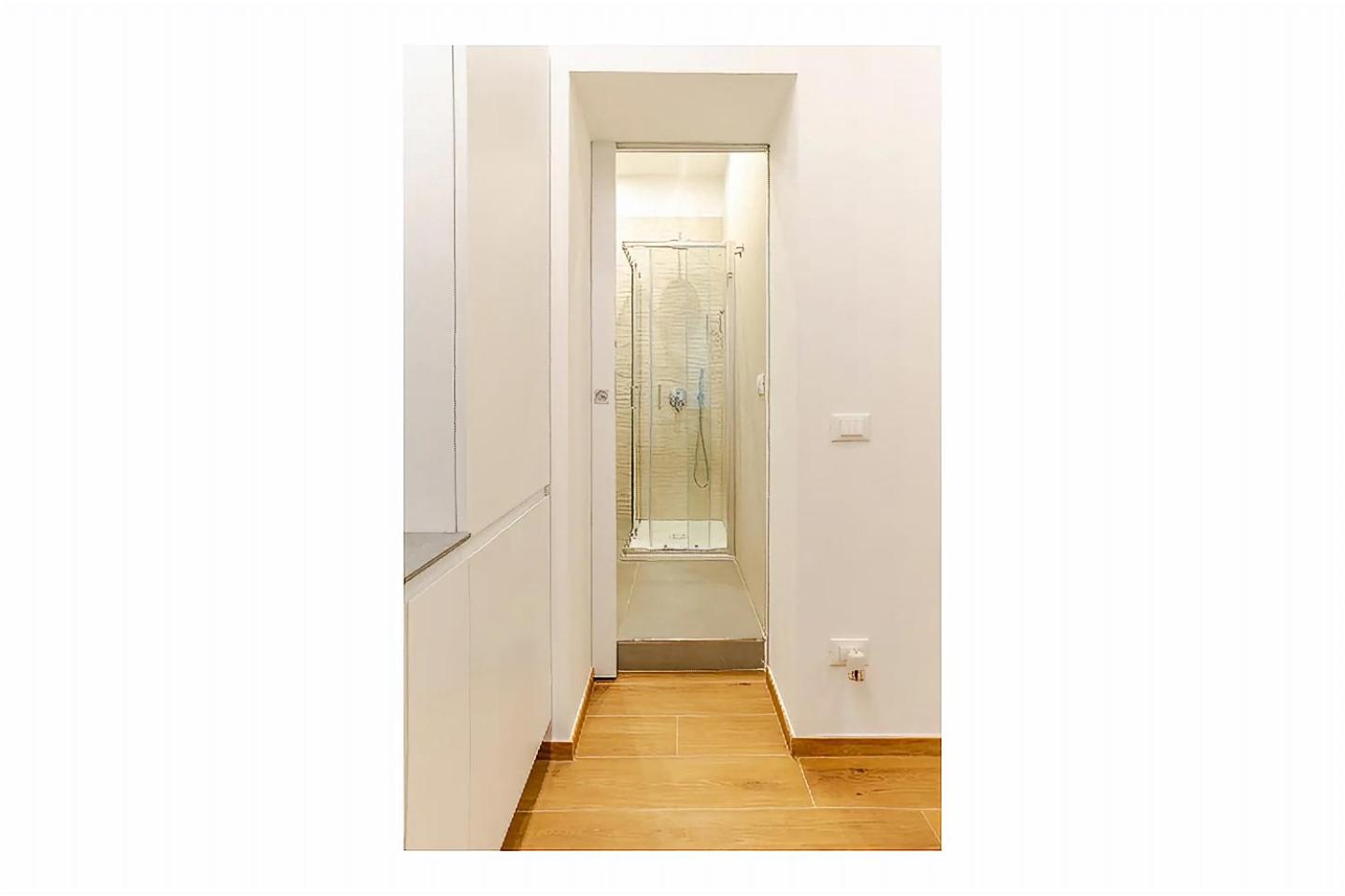 Lux Vaticana Suite