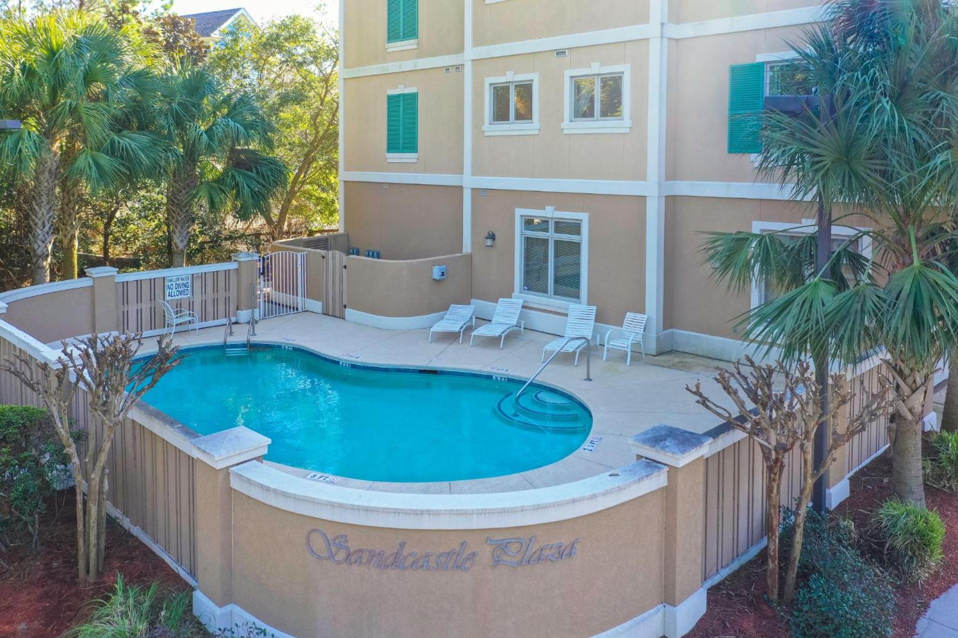 Family Getaway, Walk to Beach, Balcony view 5