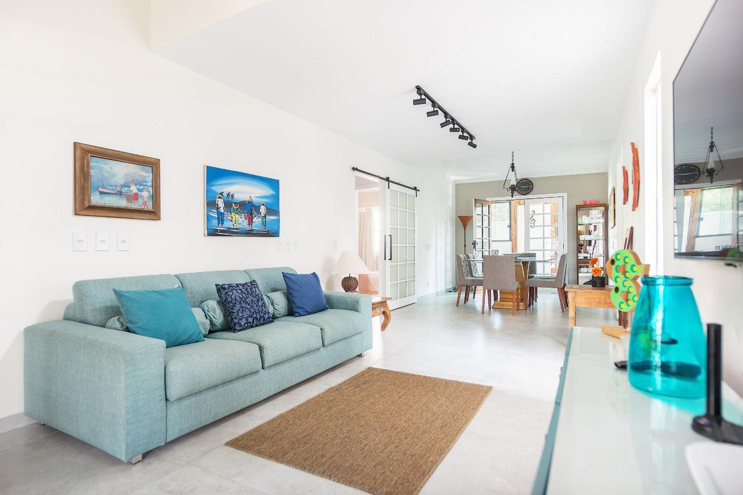Casa em condomínio com Piscina 400m da Praia, Perfeita para Família