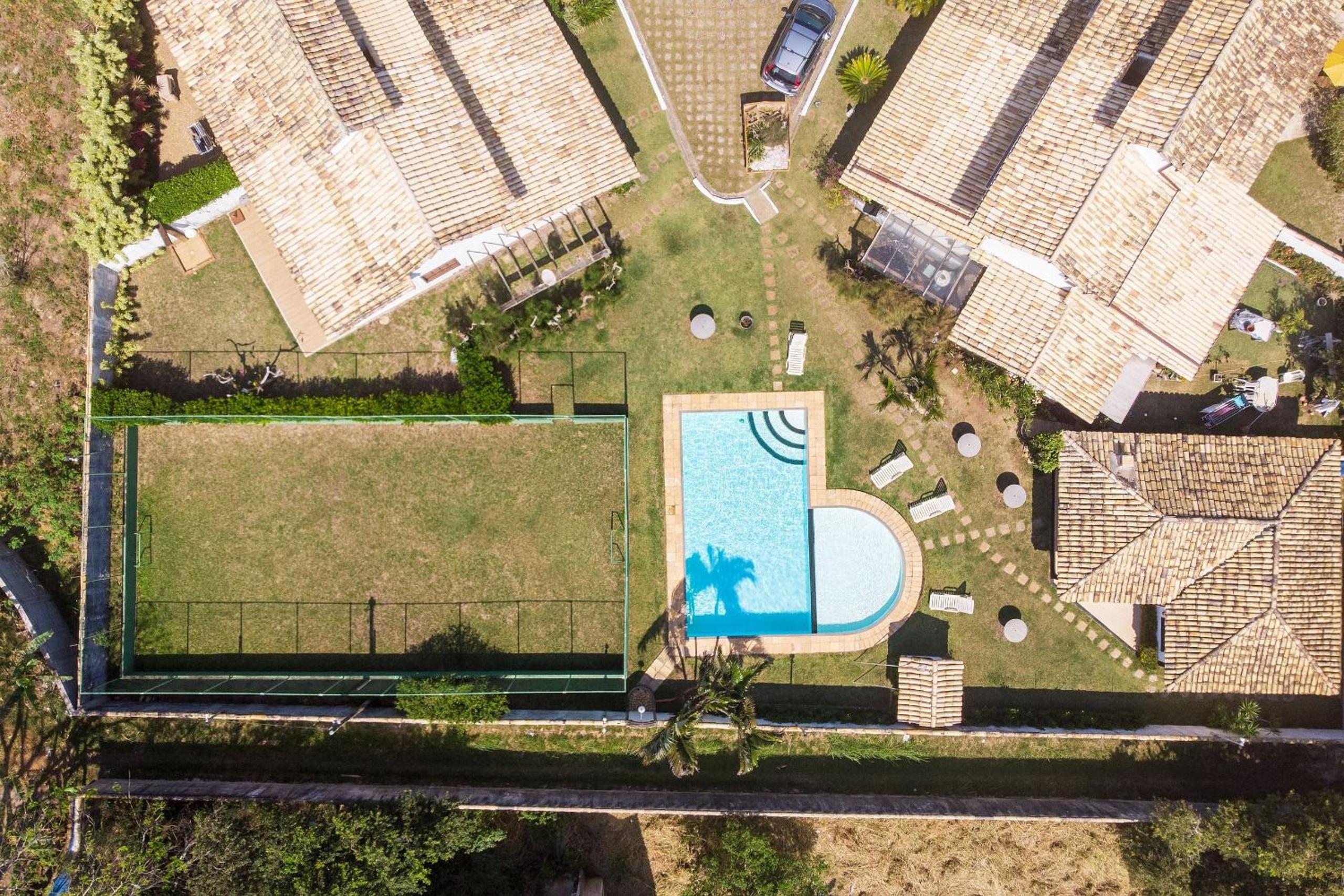 Casa em condomínio com Piscina 400m da Praia, Perfeita para Família