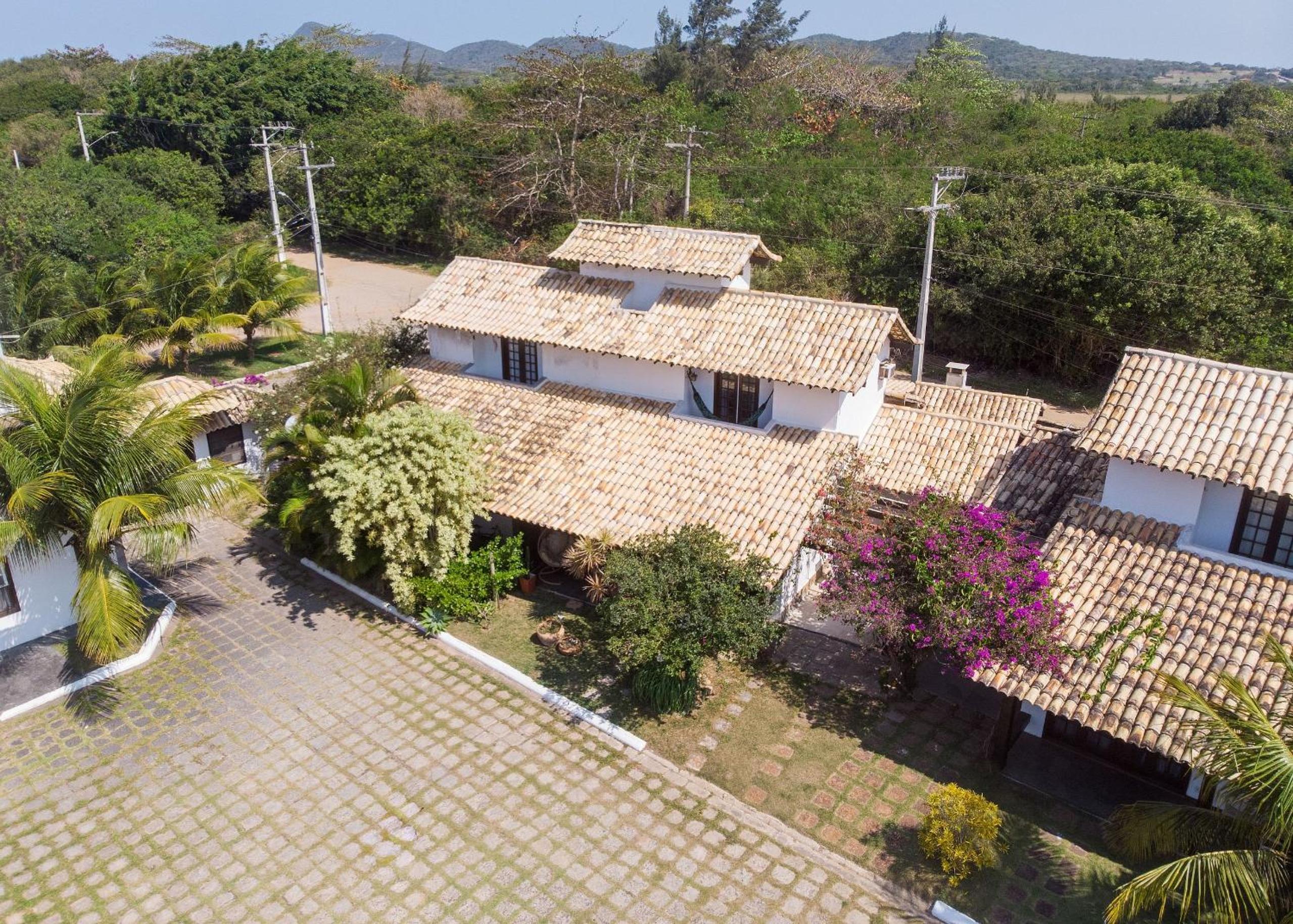 Casa em condomínio com Piscina 400m da Praia, Perfeita para Família