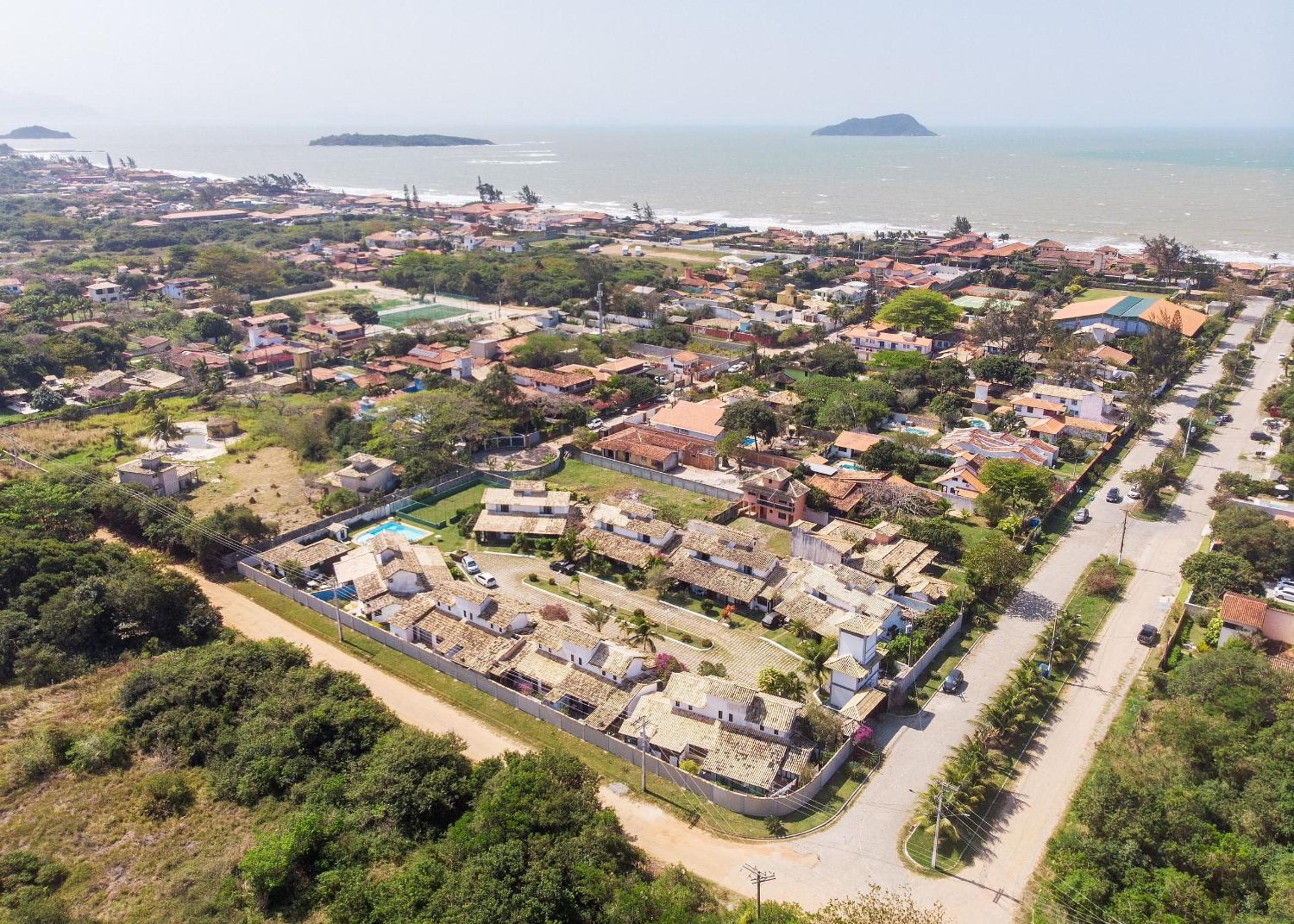 Casa em condomínio com Piscina 400m da Praia, Perfeita para Família