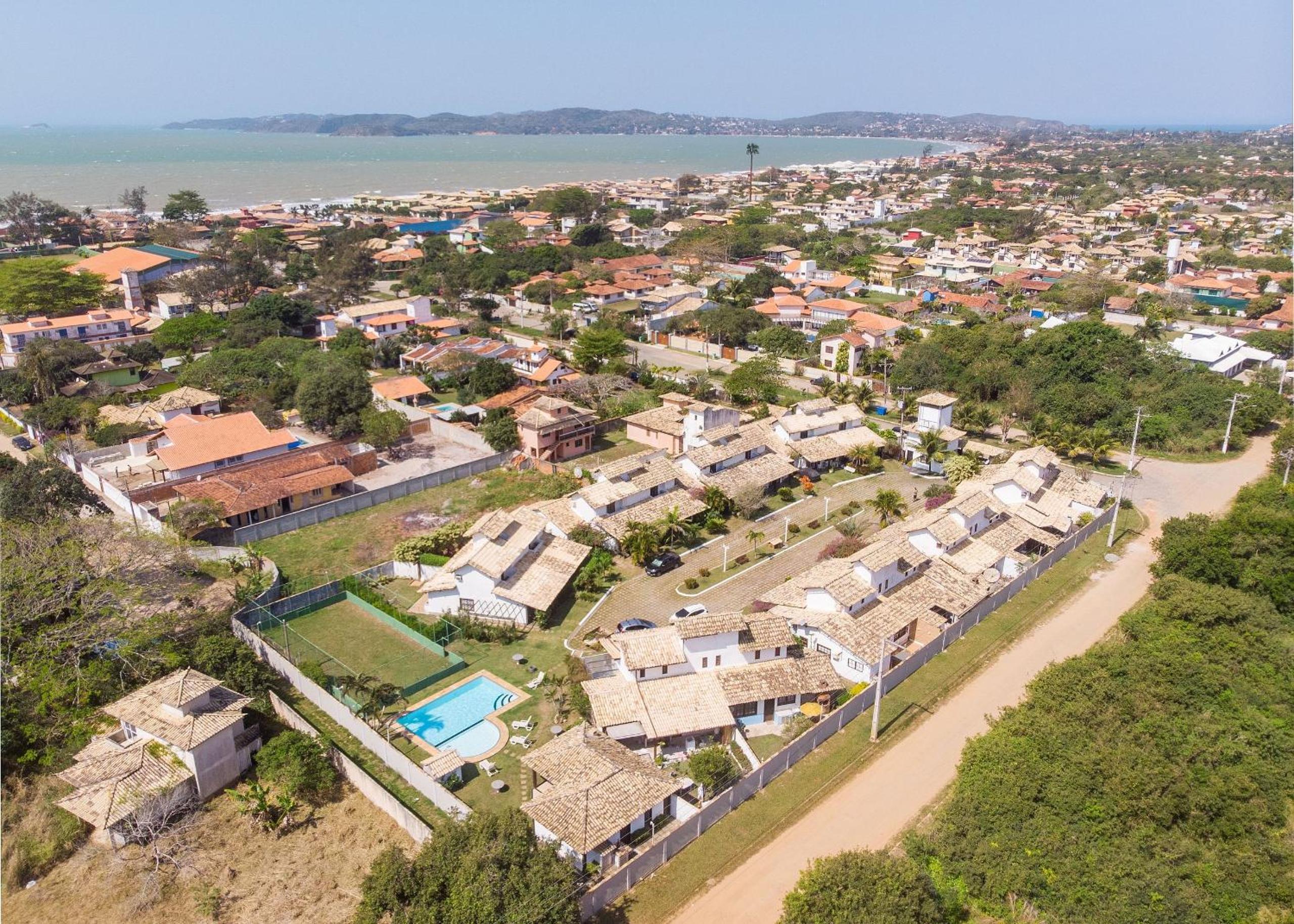 Casa em condomínio com Piscina 400m da Praia, Perfeita para Família