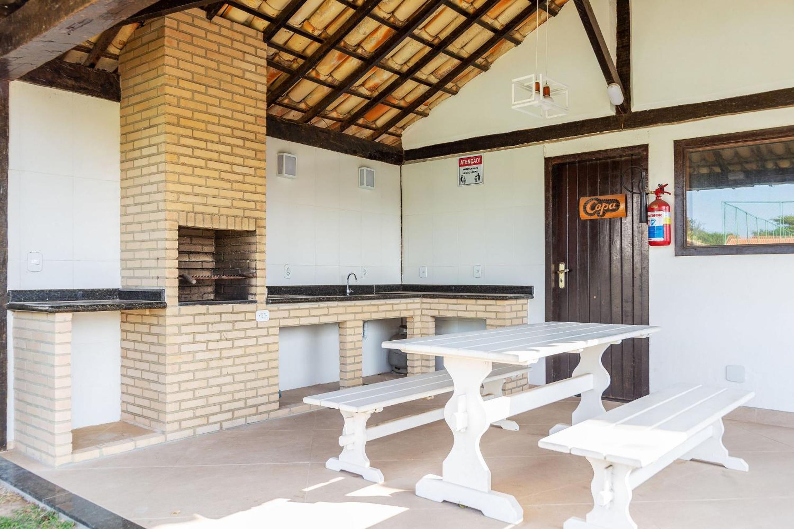 Casa em condomínio com Piscina 400m da Praia, Perfeita para Família