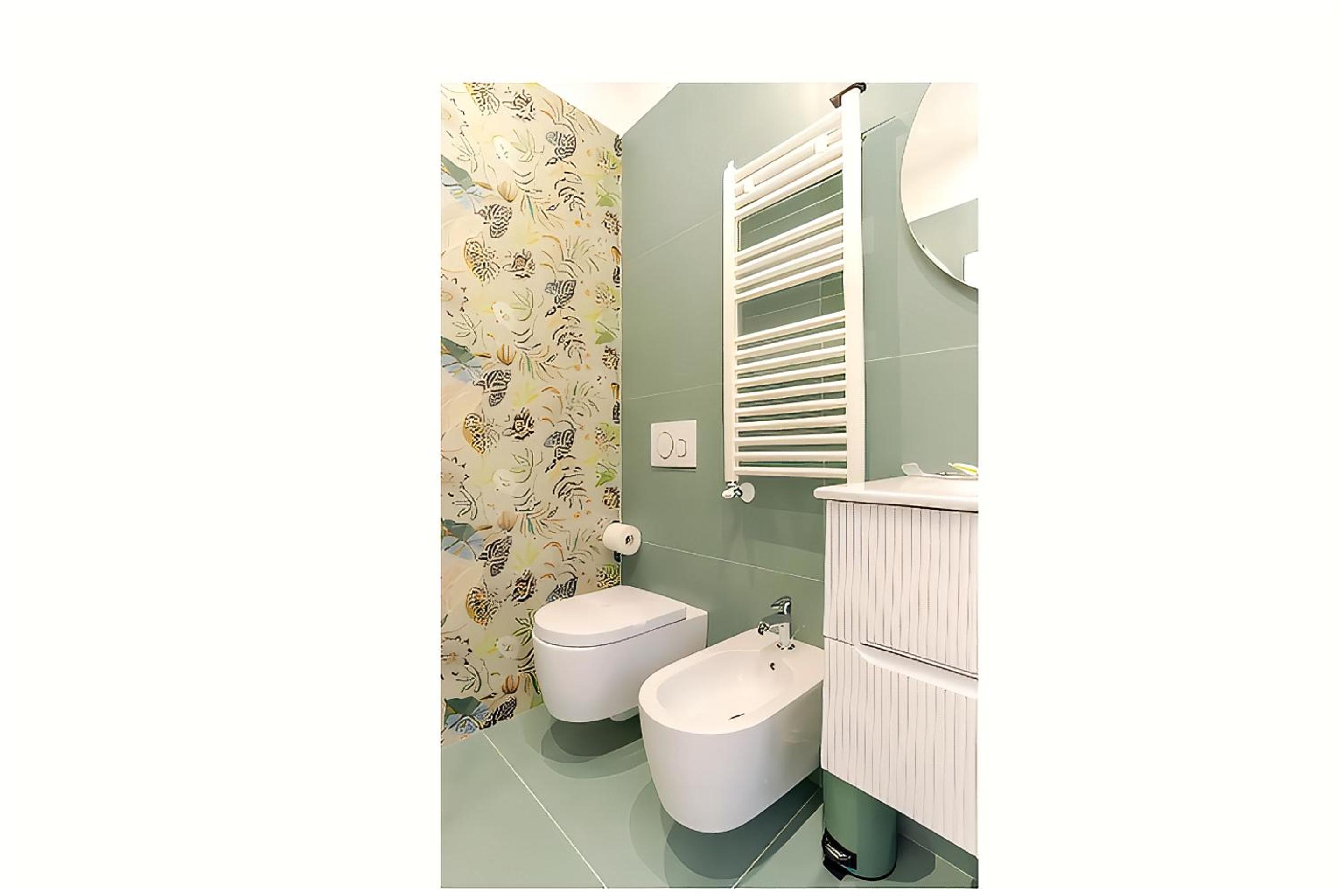 Lux Vaticana Suite