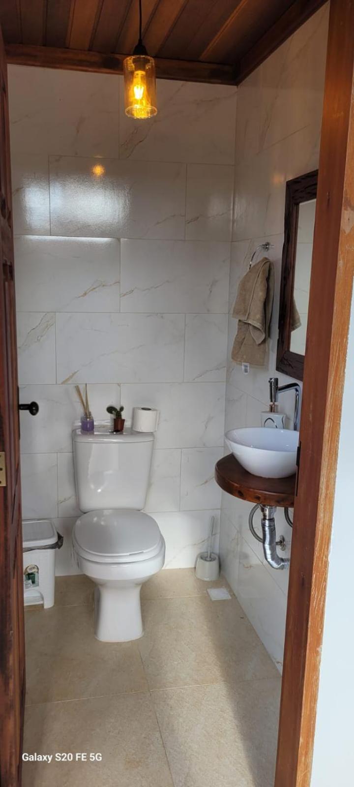Casa com piscina e churrasqueira!