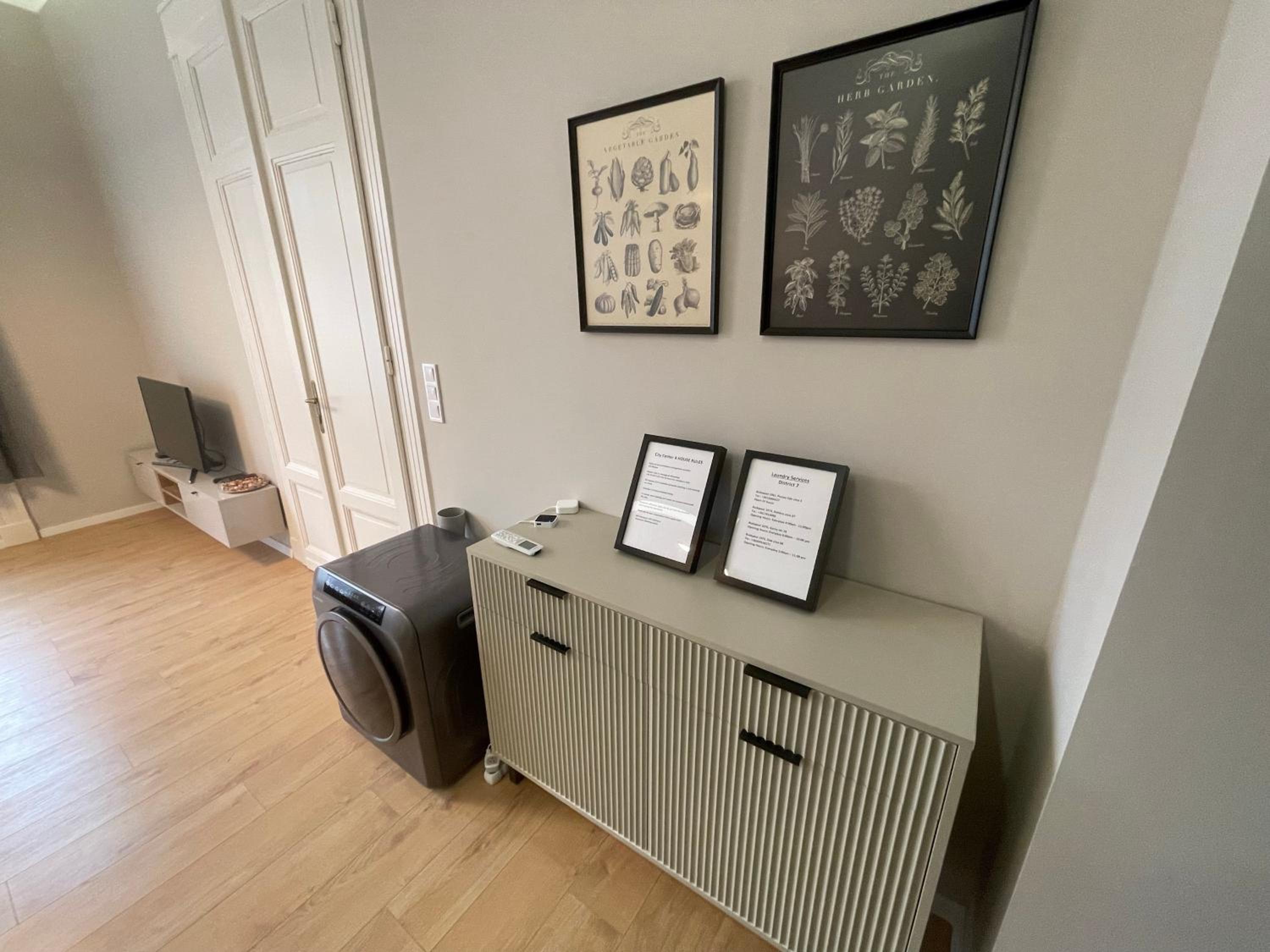 CITY CENTER 4! Modern and cozy 3br in city center! view 5