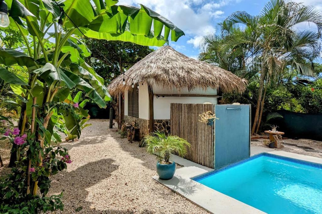 Matambú Rancho Rustic 2bd Apt with Shared Pool