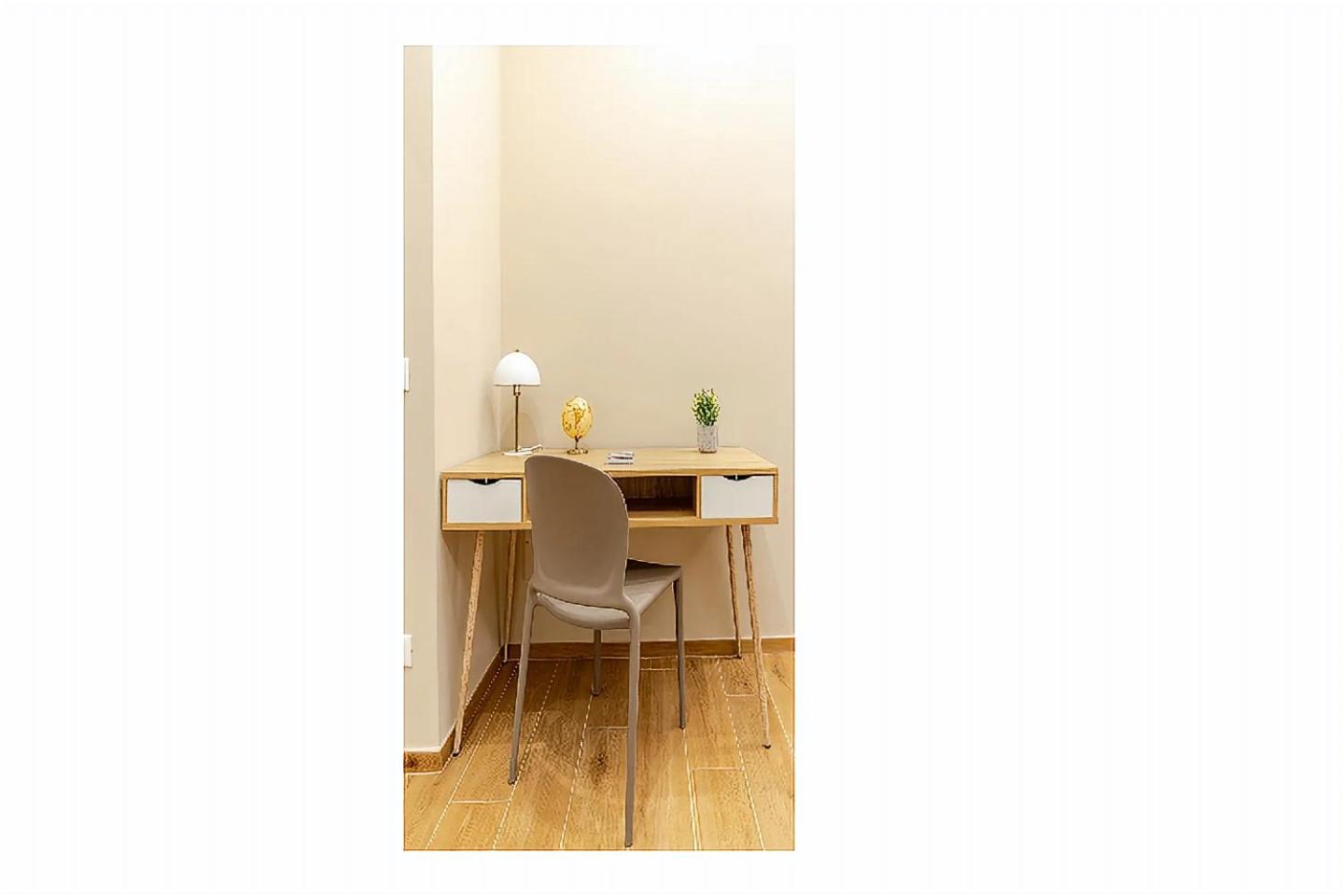Lux Vaticana Suite