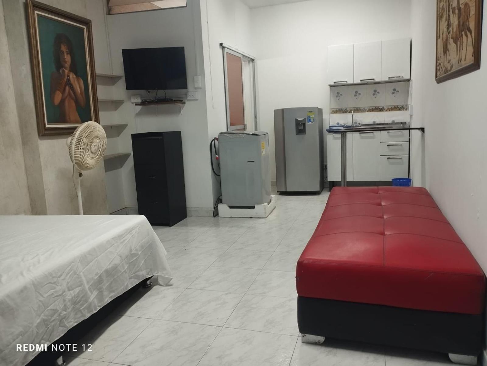 Bello aparta-estudio en zona céntrica de Cali