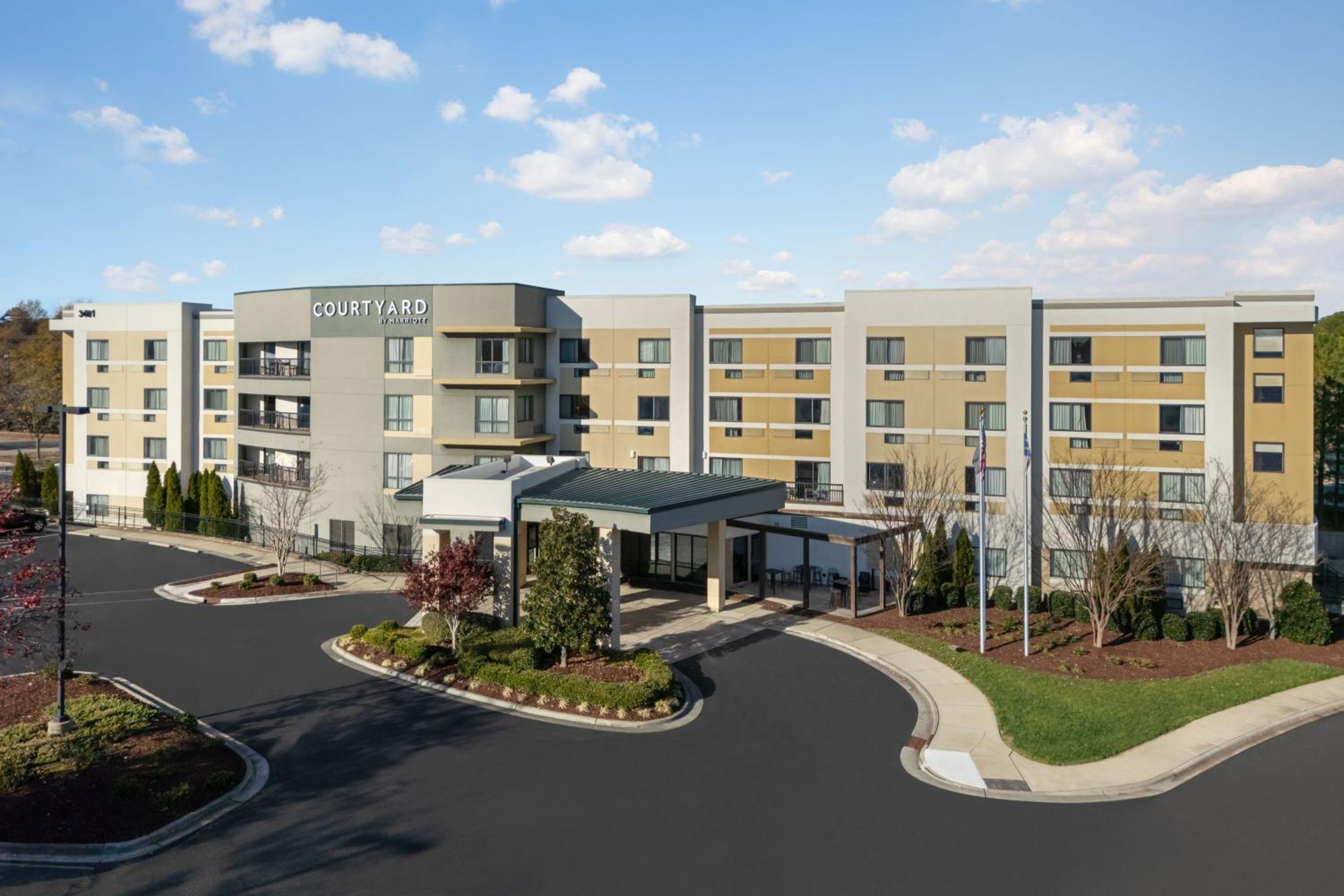Hotel Courtyard by Marriott Raleigh North/Triangle Town Center - Image 1