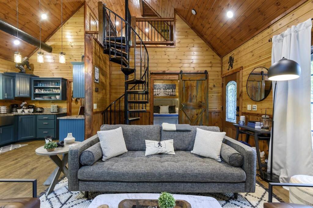 Hochatown Waterfront Retreat - Close to Attractions view 5
