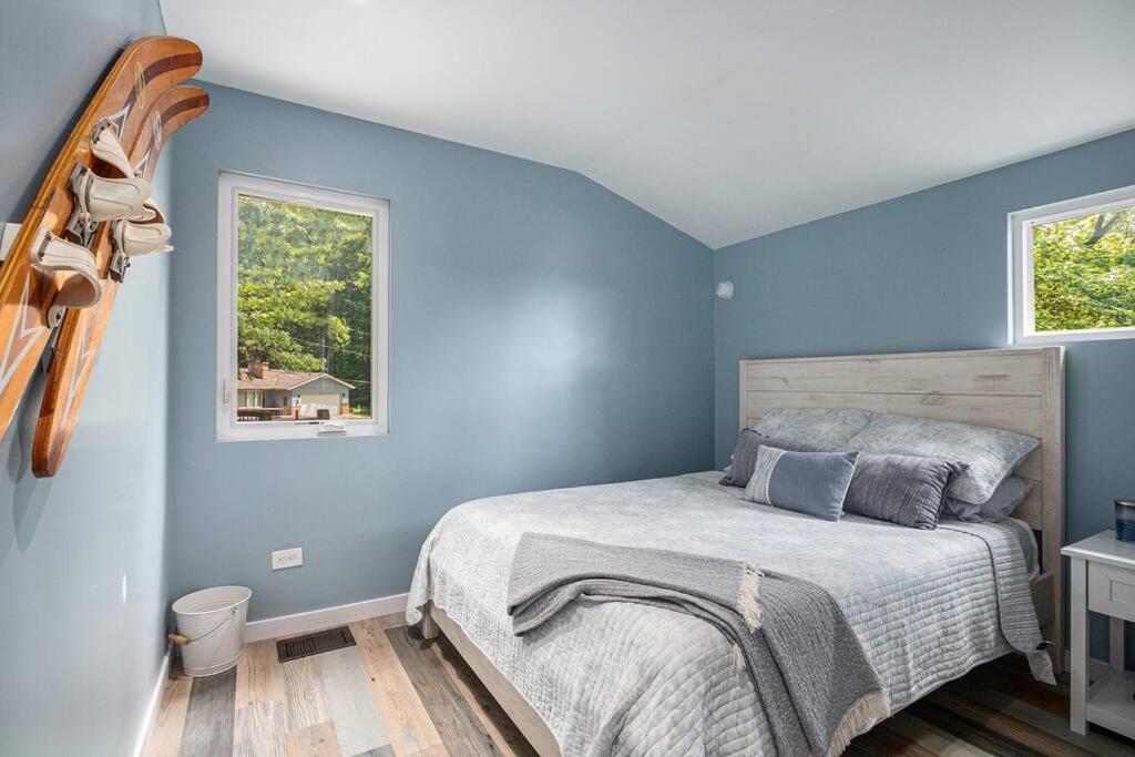 7 Bed Beachfront with Scenic Views Sister Lakes view 3