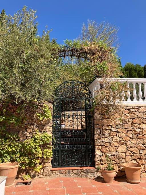 Cortijo Pago y Benisalte- a Stylish villa set within beautiful mountain views