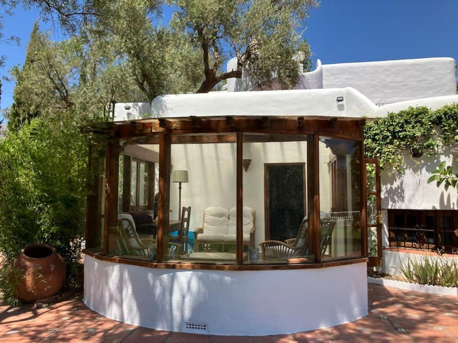 Cortijo Pago y Benisalte- a Stylish villa set within beautiful mountain views