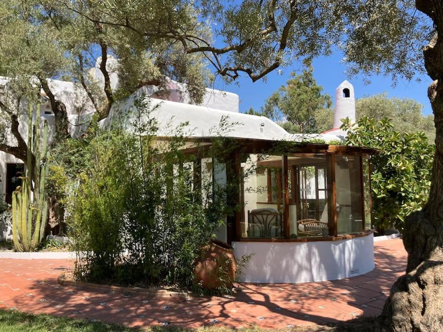 Cortijo Pago y Benisalte- a Stylish villa set within beautiful mountain views