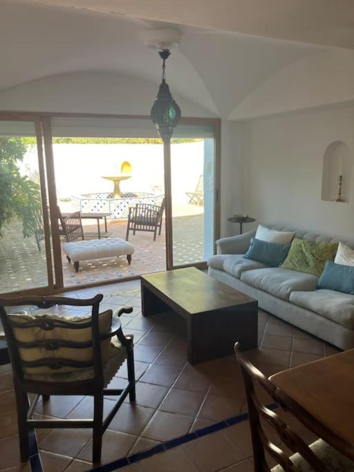 Cortijo Pago y Benisalte- a Stylish villa set within beautiful mountain views
