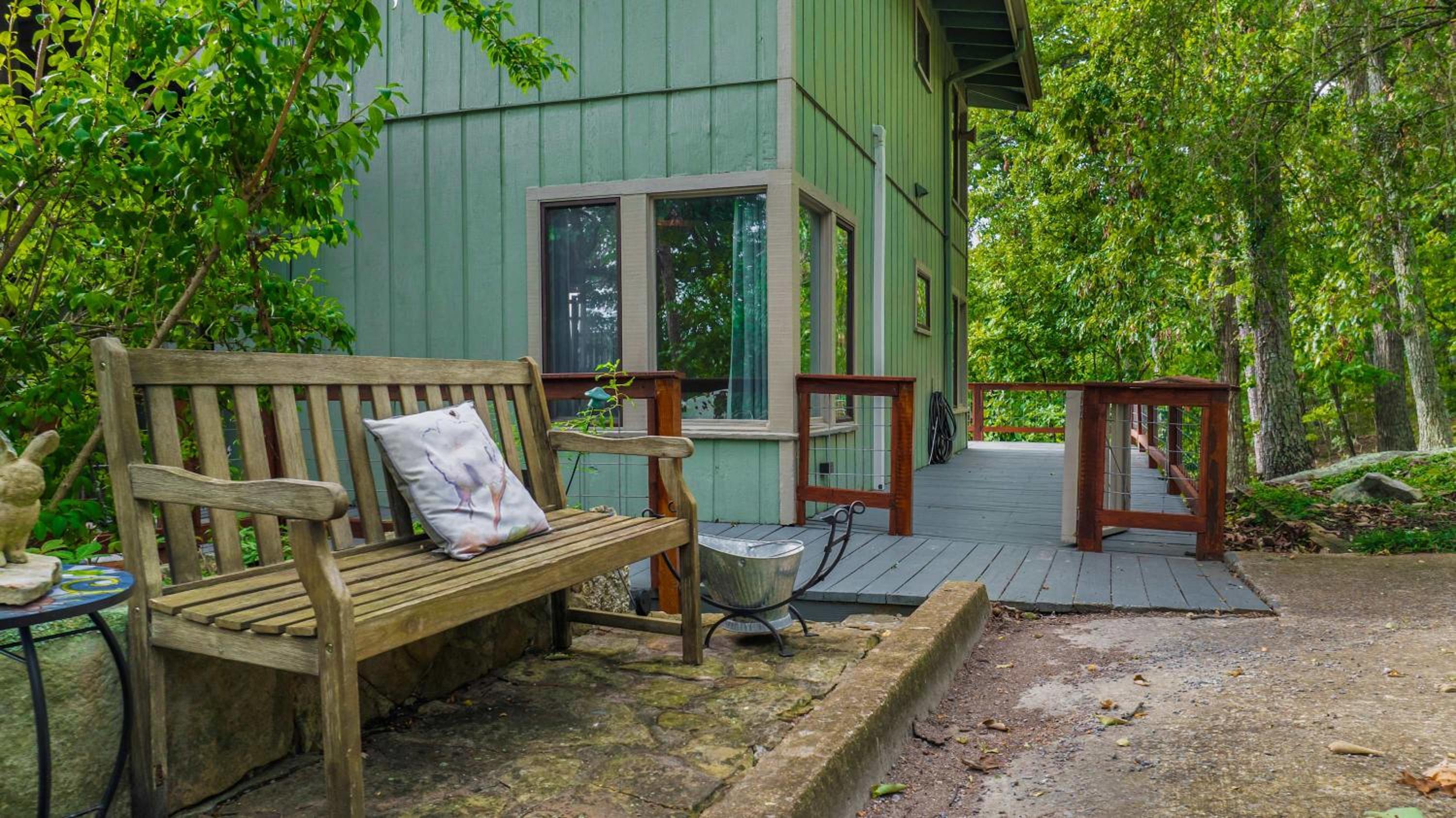 Luxury in the Mountains Ruby's Roost Home & Loft view 5