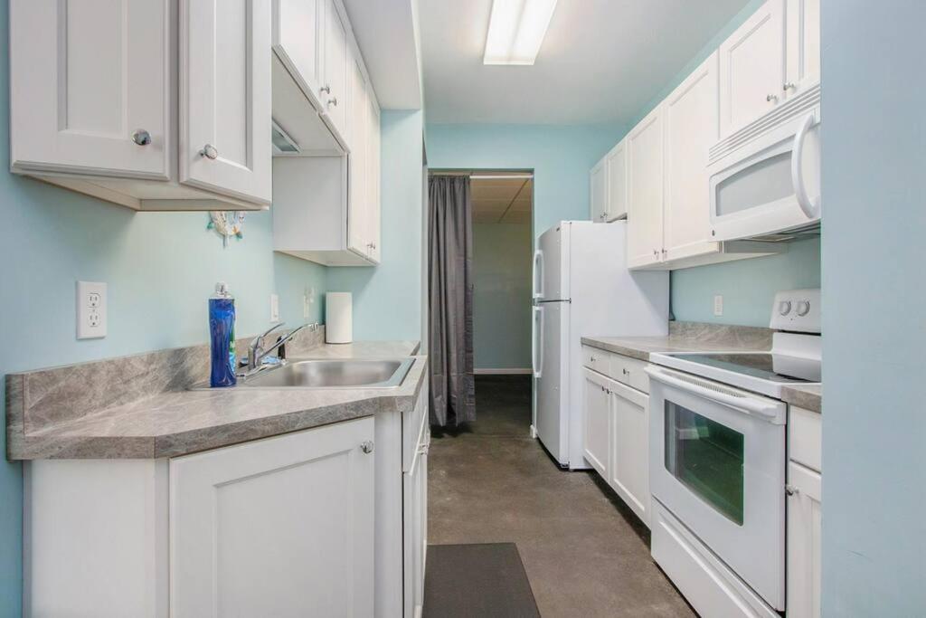 Lake front 7 bdr in Sister Lakes with Scenic Views view 5