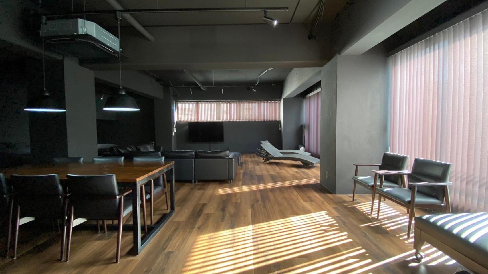 Black Villa Naha 最大8名宿泊可 136平米 美栄橋駅 徒歩1分 国際通り 徒歩7分 view 2