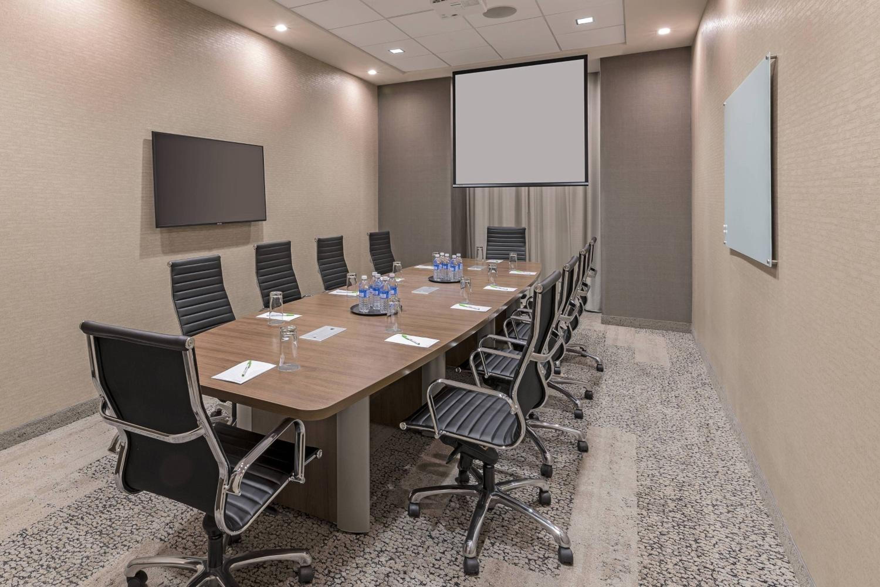 Courtyard by Marriott Burlington-Oakville - Property Image 4