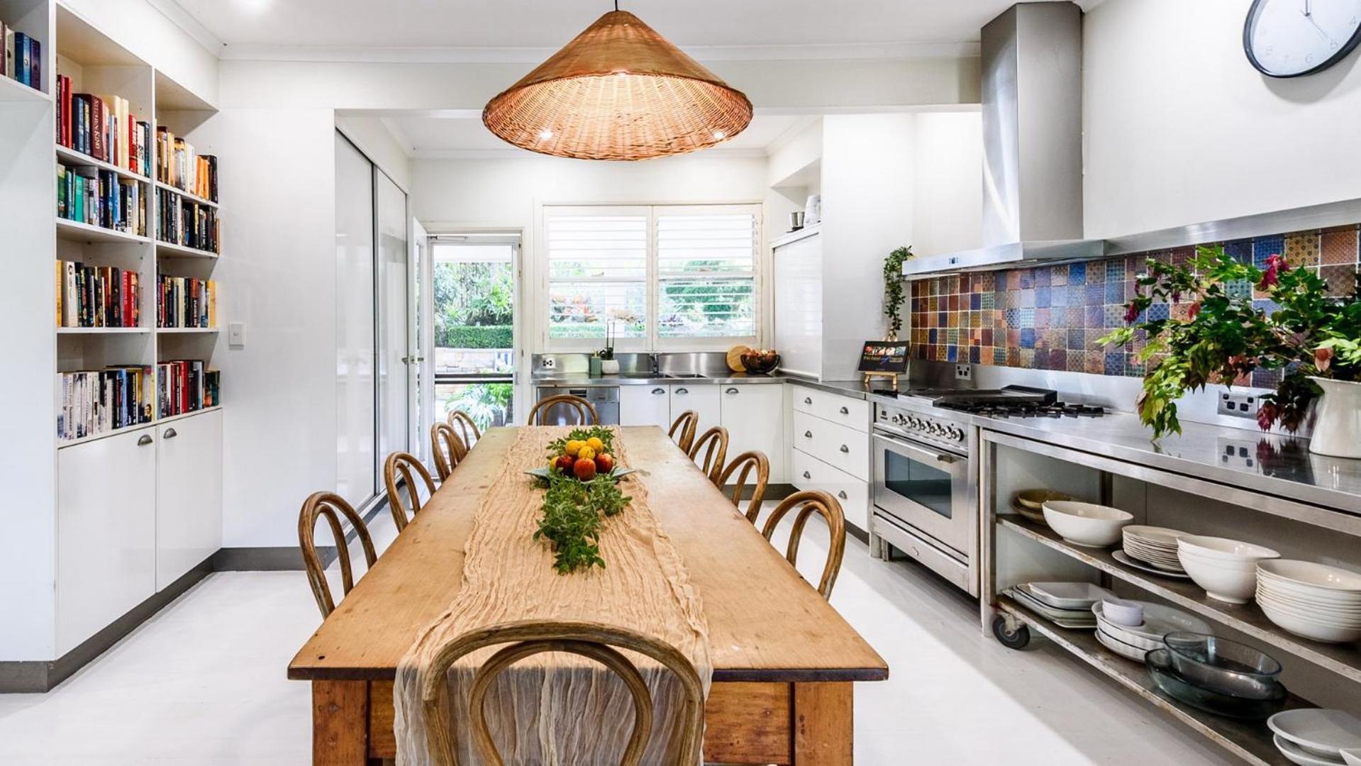 Stones Throw To Stunning North Avoca Beach