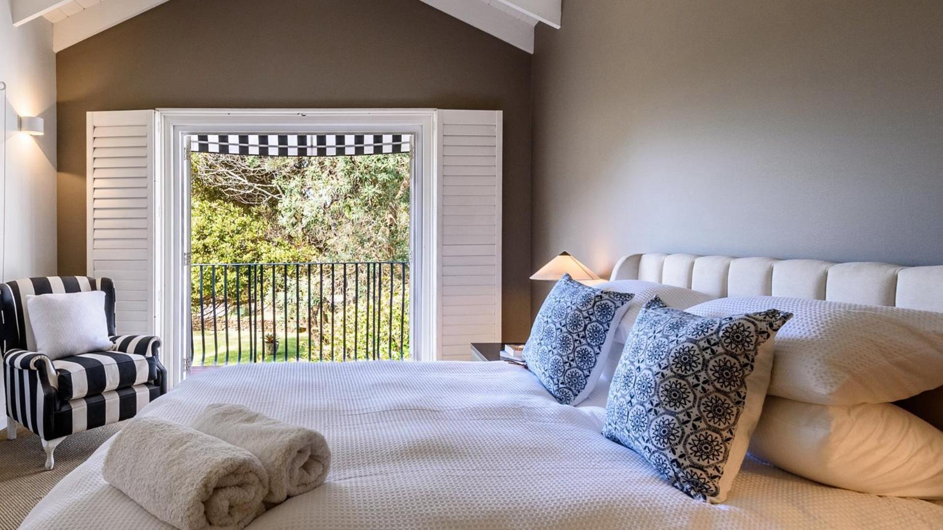 Stones Throw To Stunning North Avoca Beach