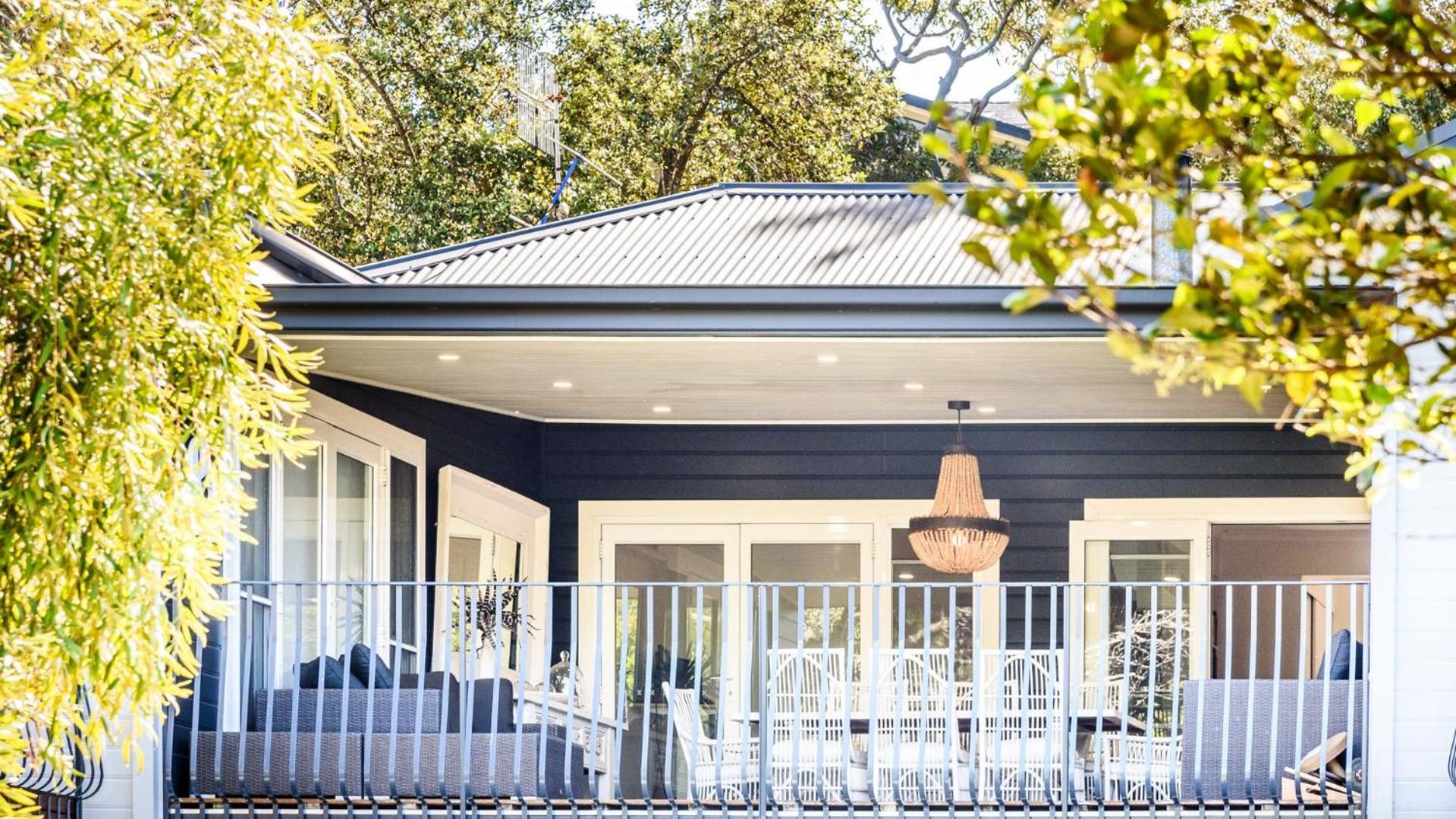 Stones Throw To Stunning North Avoca Beach