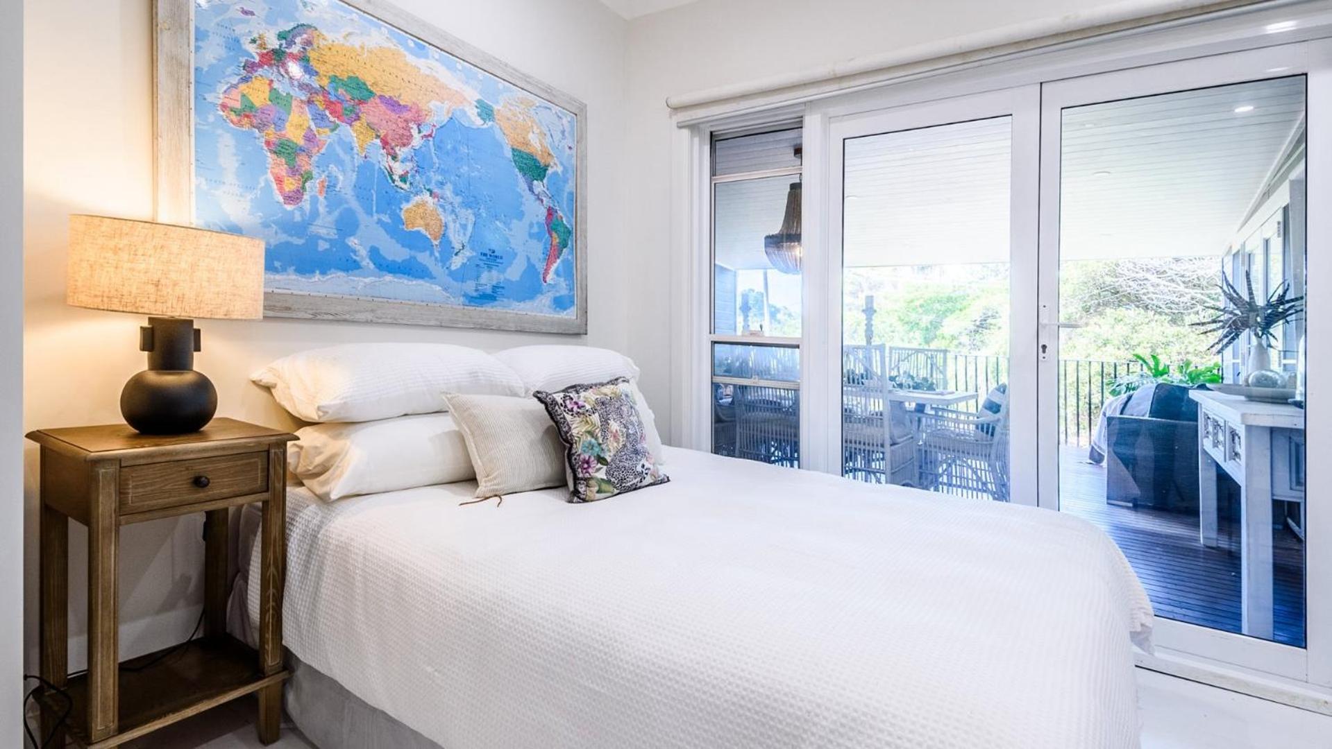 Stones Throw To Stunning North Avoca Beach
