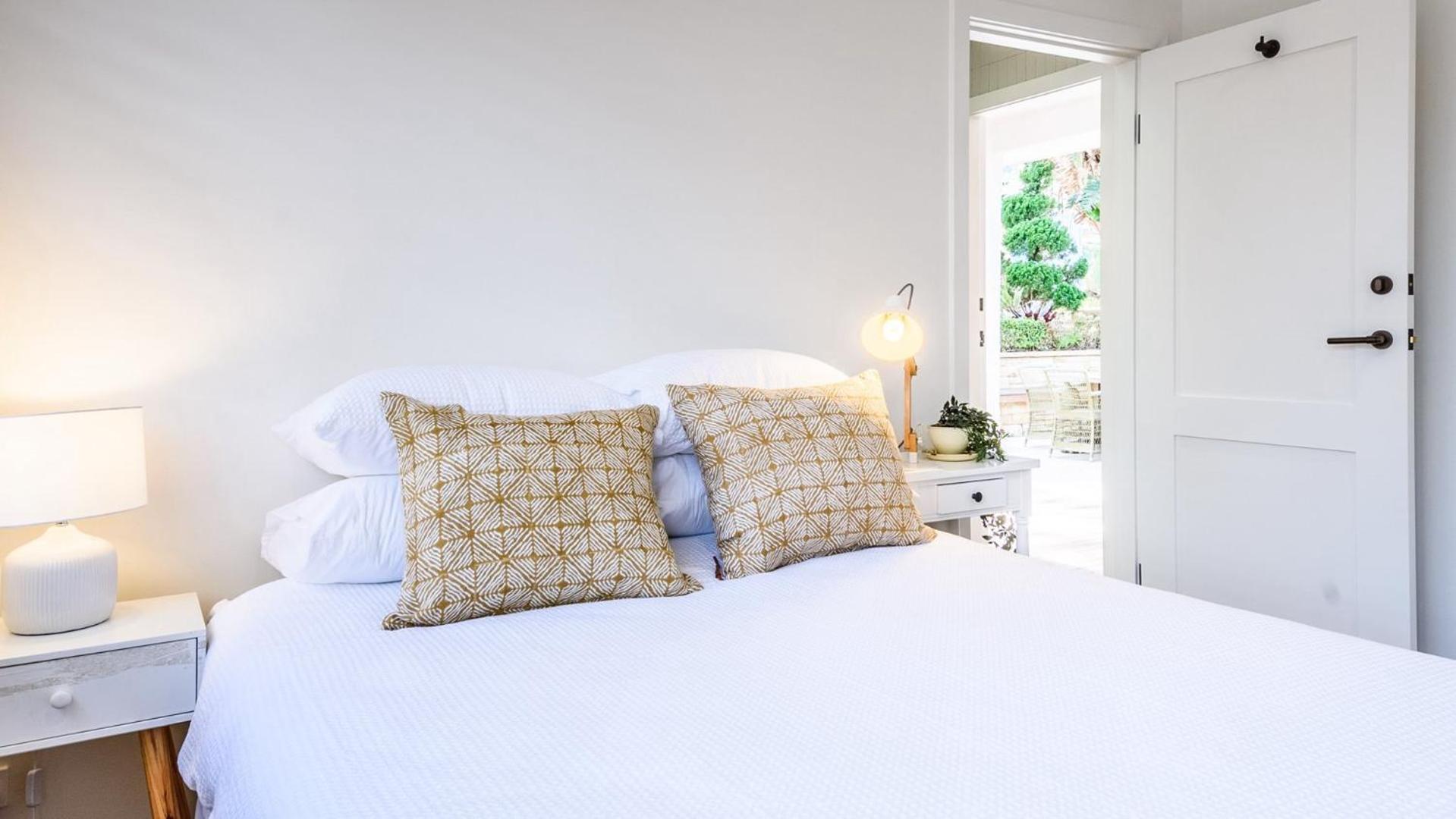 Stones Throw To Stunning North Avoca Beach