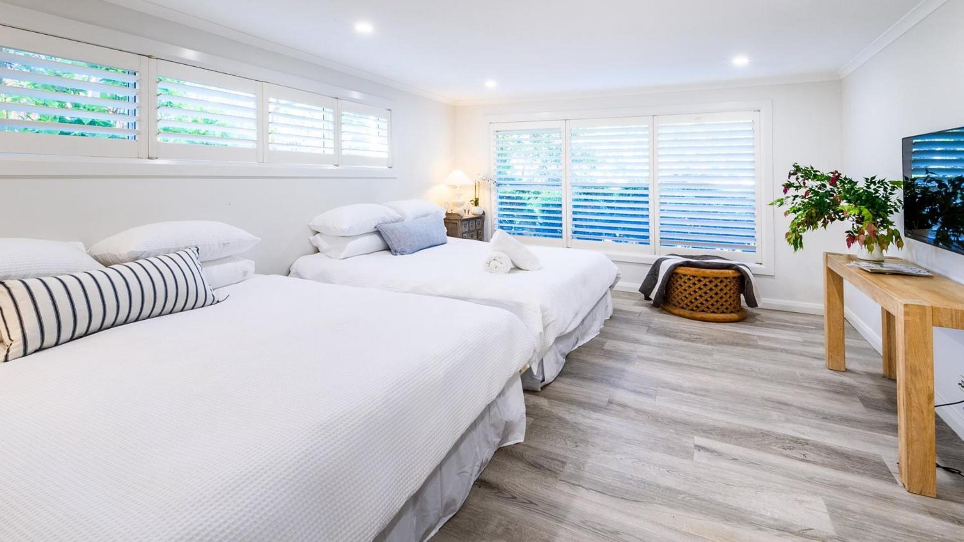 Stones Throw To Stunning North Avoca Beach