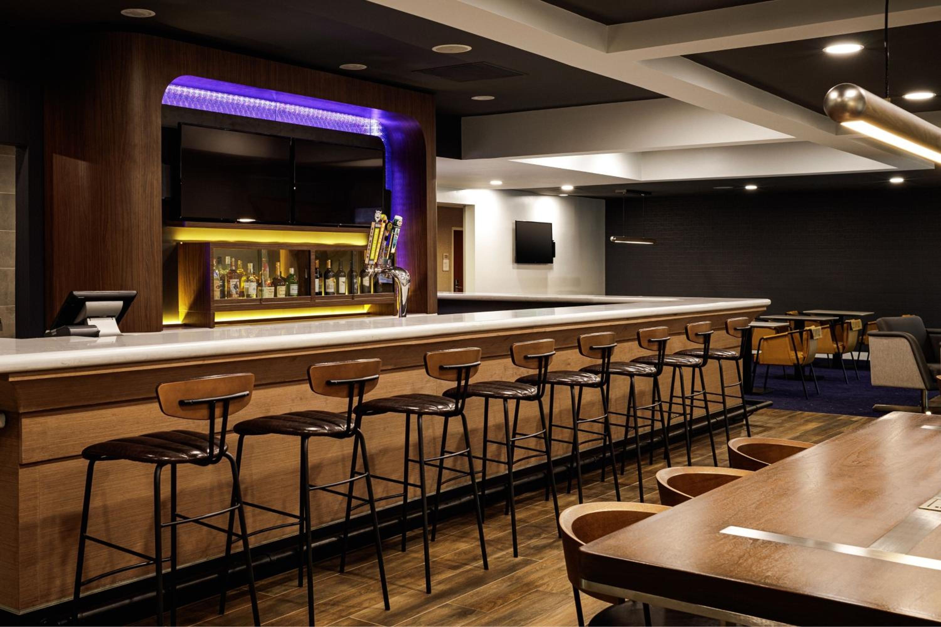 Springfield Vacations - Courtyard by Marriott Springfield - Property Image 12