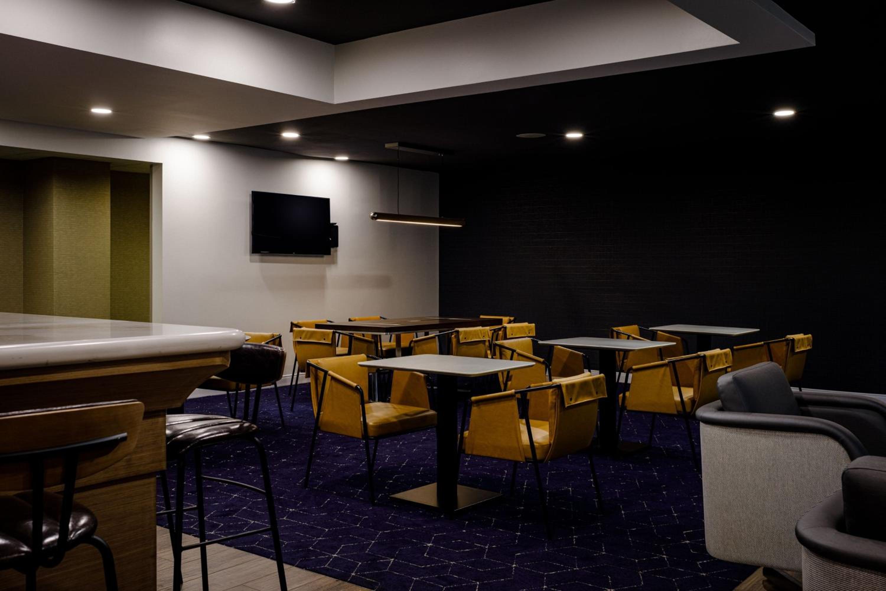 Springfield Vacations - Courtyard by Marriott Springfield - Property Image 1