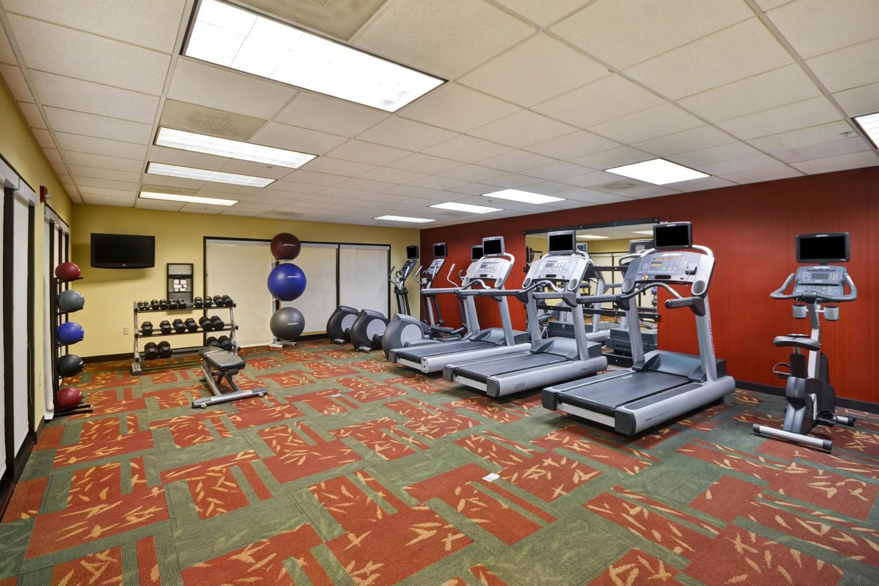 Washington DC Vacations - Courtyard by Marriott Springfield - Property Image 2